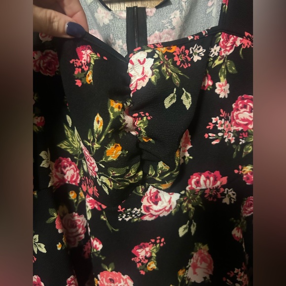 Gorgeous puff sleeve floral peplum top - Picture 4 of 4